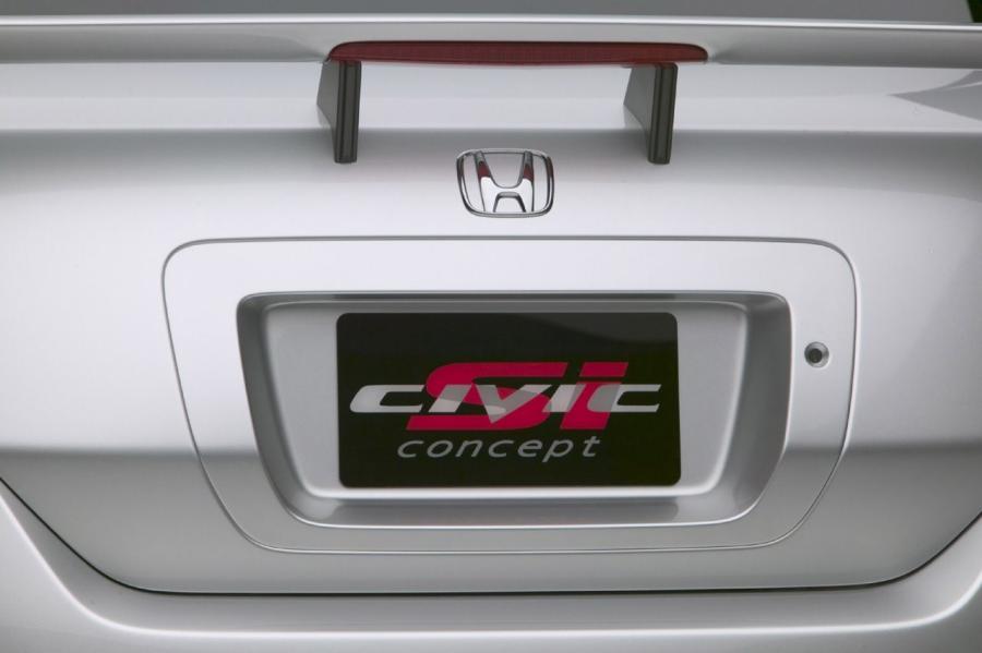  Honda Civic Si Concept 2005 года  (фото 2 из 5)